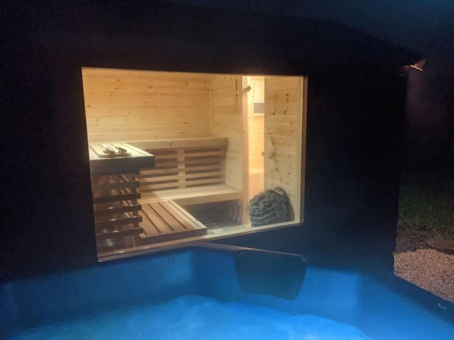 Secluded Private Cottage Hot-Tub, Sauna & Fire-Pit Carrick on Shannon Exterior foto
